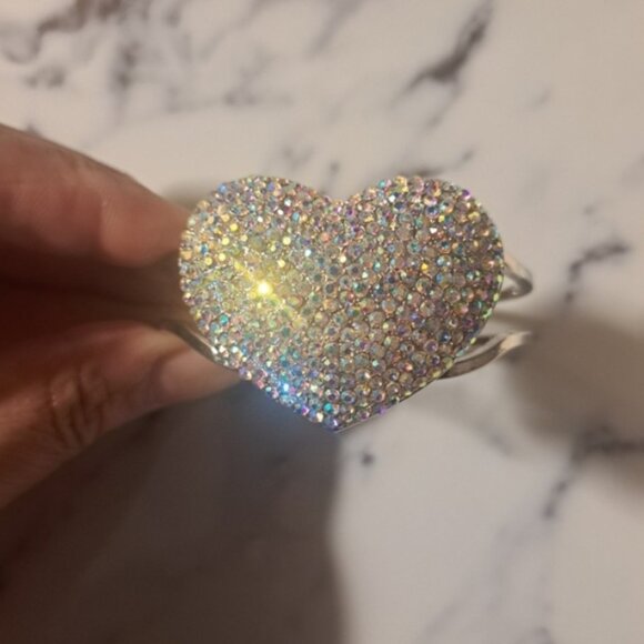 Looking for this item - bracelet. Thankyou - Picture 3 of 3